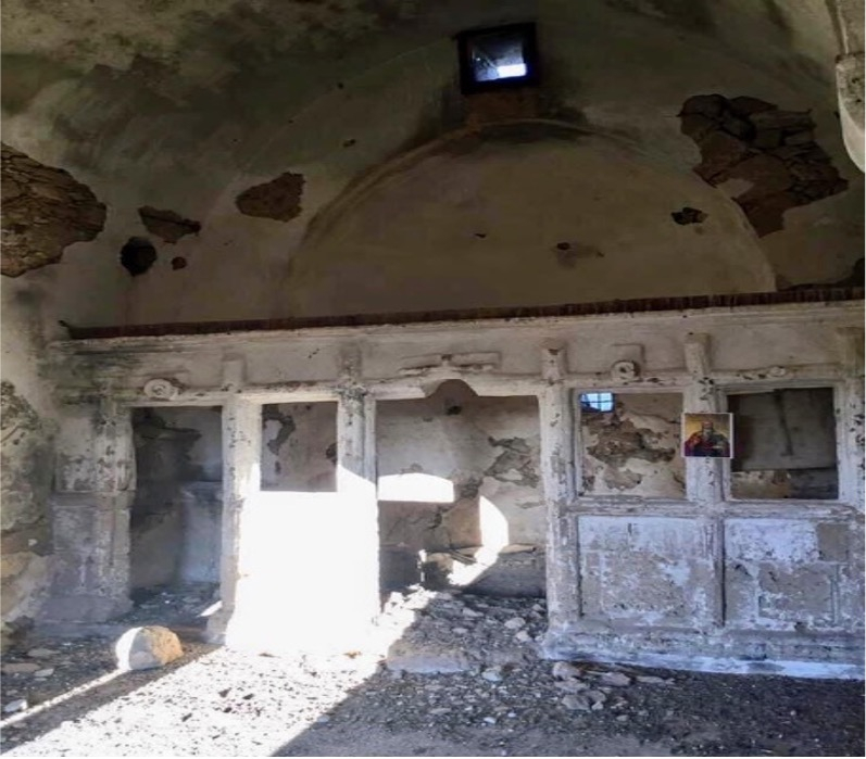  Το εσωτερικό του Αγ. Χαραλάμπους με πρόσφατες ανασκαφές στο εσωτερικό του