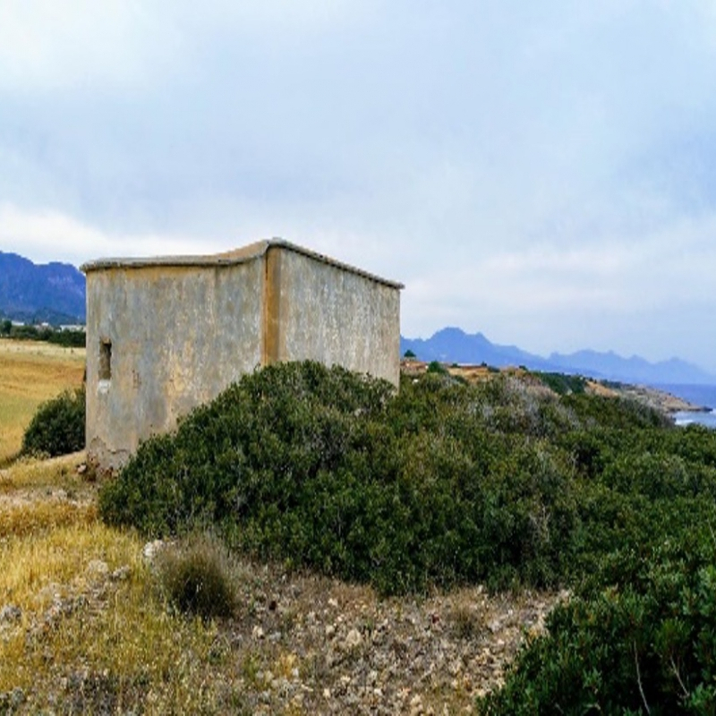  Το εγκαταλελειμμένο εκκλησάκι του Αγ. Θεοδώρου κοντά στη θάλασσα