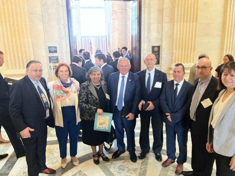  Με τον γερουσιαστή Μινέντες στο Καπιτώλιο -ΗΠΑ