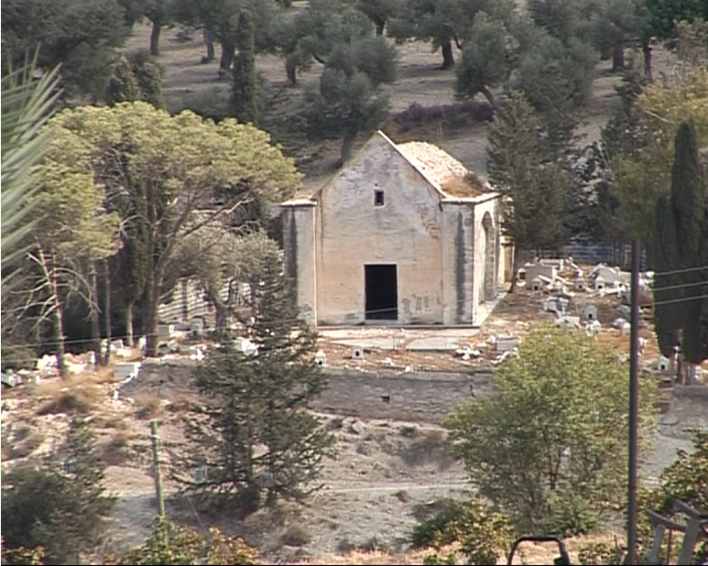 Συλημένο κοιμητήριο Αγ. Φωτούς